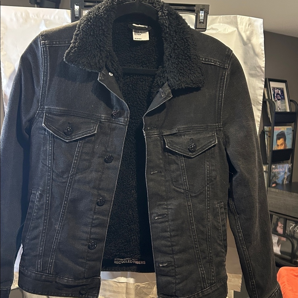 Women’s Black Sherpa-Lined Denim Jacket